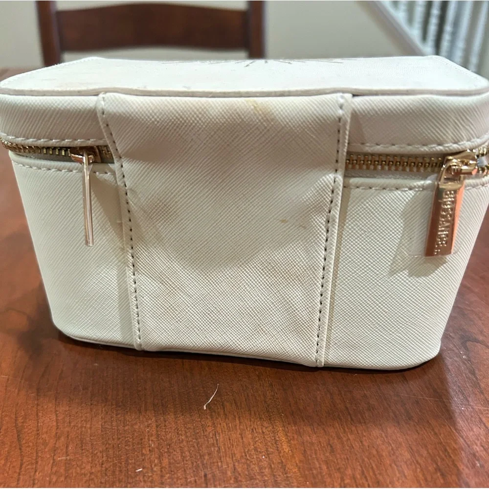 Biossance Beige White Jewelry Travel Mini Cube Storage Box